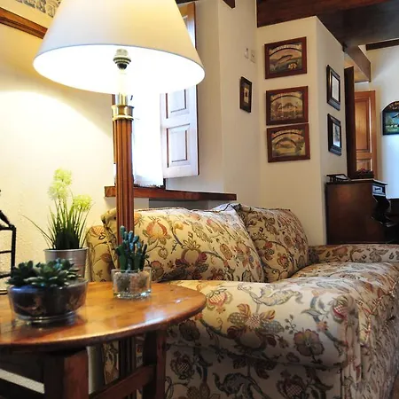 Llugaron I Casa de Campo Miravalles